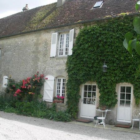 Maison De Caractere Avec Jardin, Proche D'Argentan, Ideale Pour Peche Et Detente En Campagne - Fr-1-497-131 Sarceaux Bagian luar foto