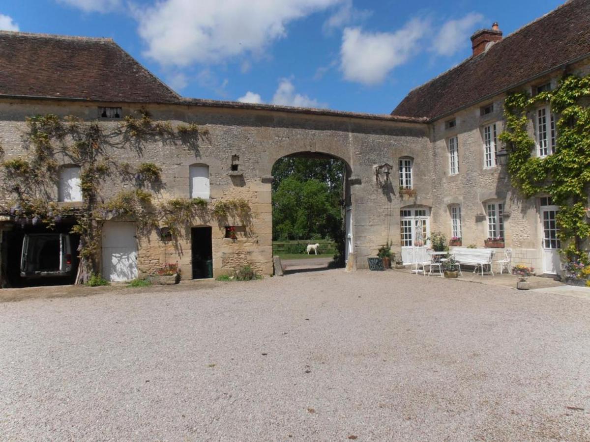 Maison De Caractere Avec Jardin, Proche D'Argentan, Ideale Pour Peche Et Detente En Campagne - Fr-1-497-131 Sarceaux Bagian luar foto