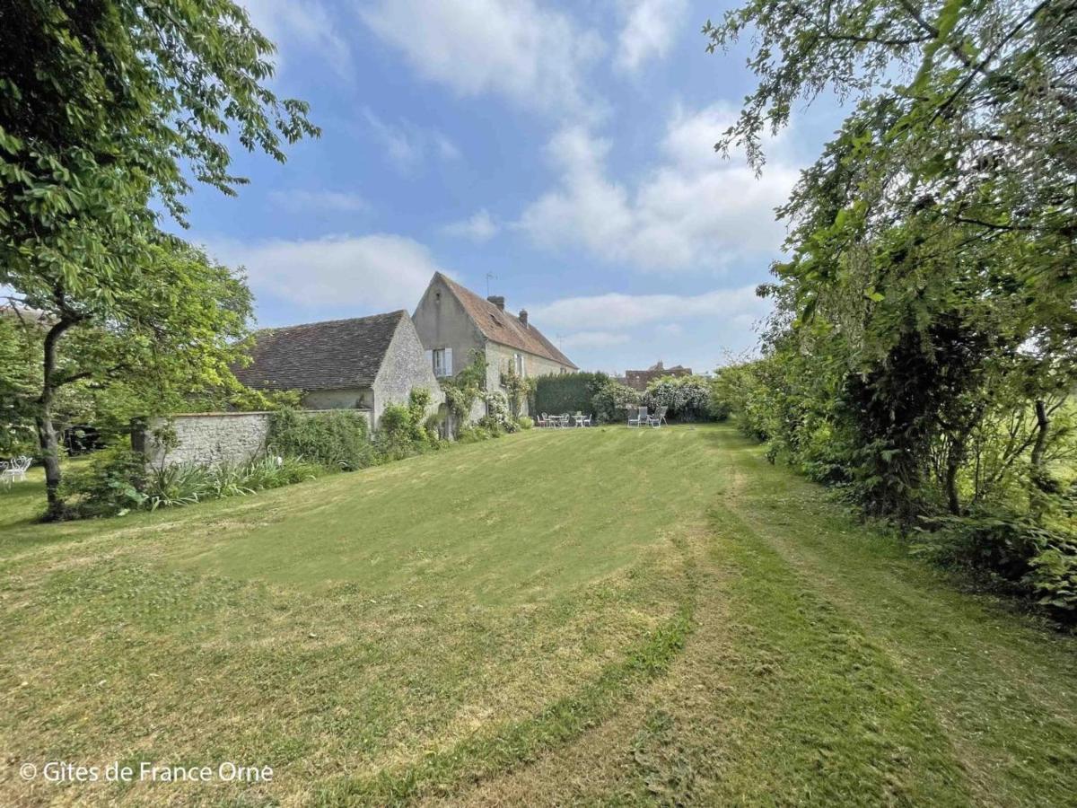 Maison De Caractere Avec Jardin, Proche D'Argentan, Ideale Pour Peche Et Detente En Campagne - Fr-1-497-131 Sarceaux Bagian luar foto