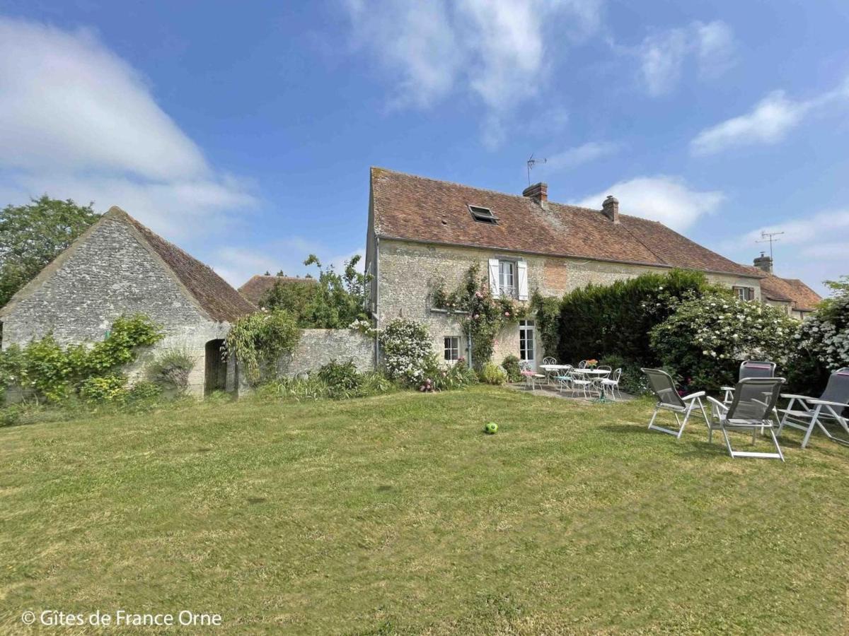 Maison De Caractere Avec Jardin, Proche D'Argentan, Ideale Pour Peche Et Detente En Campagne - Fr-1-497-131 Sarceaux Bagian luar foto