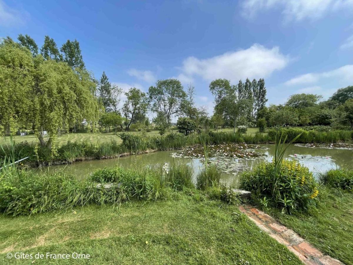 Maison De Caractere Avec Jardin, Proche D'Argentan, Ideale Pour Peche Et Detente En Campagne - Fr-1-497-131 Sarceaux Bagian luar foto